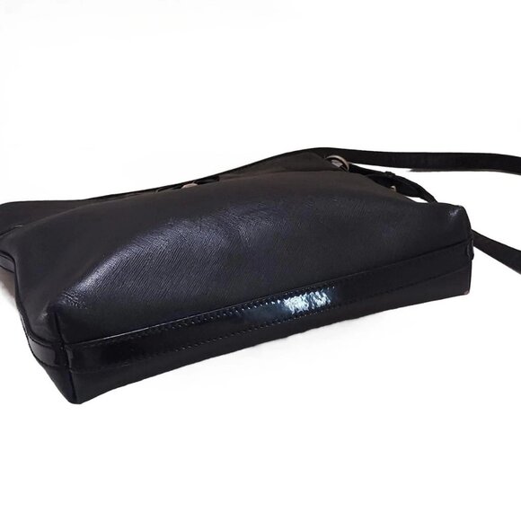 Auth Salvatore Ferragamo Vara - Black Leather Patent Leather Shoulder Bag - Picture 4 of 12